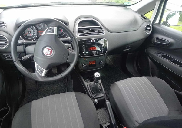 Fiat Punto Evo cena 27900 przebieg: 37000, rok produkcji 2018 z Pszczyna małe 106